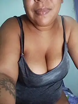 kimberlly25 online show from April 23, 1:51 am