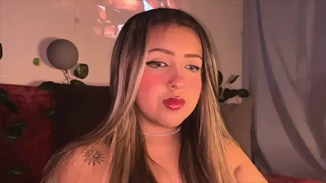 NinaValencia  online show from April 22, 10:55 pm