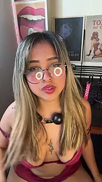 Snapshot of NinaValencia_ chatting on May 20, 7:09 pm NinaValencia online show from May 20, 7:09 pm