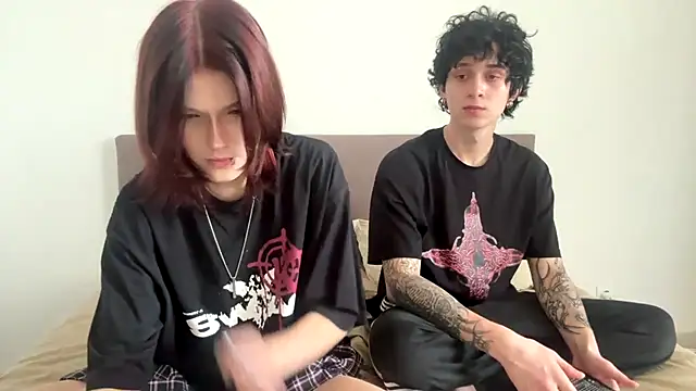 DreamyPair online show from July 17, 8:10 am
