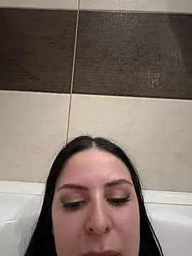 Snapshot of EvaSmeet chatting on April 15, 7:58 pm EvaSmeet online show from April 15, 7:58 pm