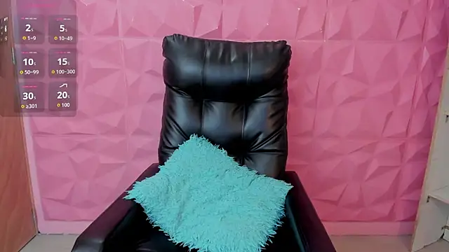hannabackerr online show from May 11, 4:15 pm