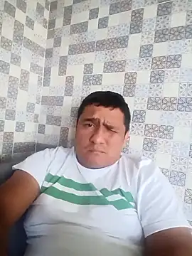 Snapshot of luis20212 chatting on May 10, 8:58 pm luis20212 online show from May 10, 8:58 pm