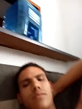 Snapshot of daddys_home69 chatting on April 11, 12:53 pm daddys home69 online show from April 11, 12:53 pm