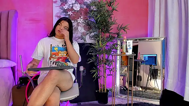 Snapshot of LexyNova_ chatting on April 19, 9:50 pm LexyNova online show from April 19, 9:50 pm