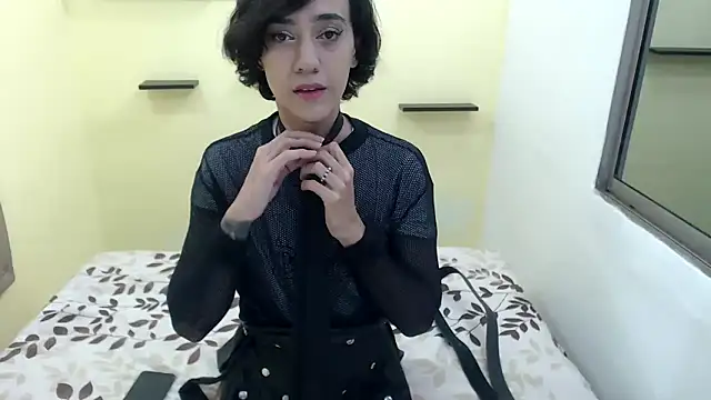 Snapshot of romina_white18 chatting on April 21, 6:52 am romina white18 online show from April 21, 6:52 am