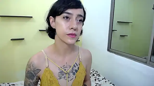 Snapshot of romina_white18 chatting on April 29, 5:55 am romina white18 online show from April 29, 5:55 am