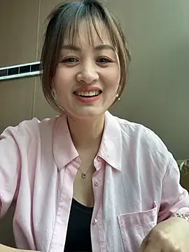 Snapshot of Yang_218 chatting on April 7, 6:47 am Yang 218 online show from April 7, 6:47 am