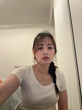 Snapshot of Yang_218 chatting on April 22, 7:33 am Yang 218 online show from April 22, 7:33 am