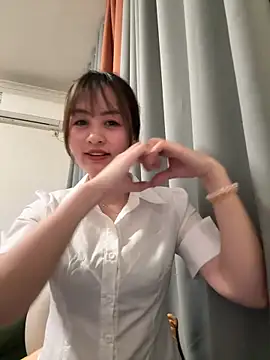 Snapshot of Yang_218 chatting on April 25, 9:23 am Yang 218 online show from April 25, 9:23 am