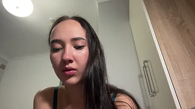 Liesenaniles online show from May 18, 4:07 am