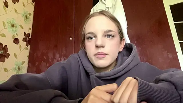 Snapshot of CindyOzga chatting on March 28, 9:20 am CindyOzga online show from March 28, 9:20 am