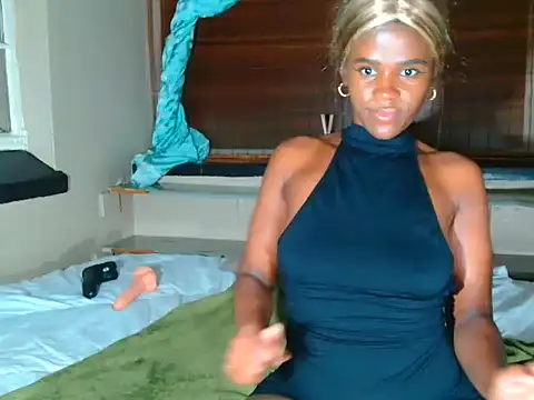 CaramelCandyxx online show from April 28, 12:42 am