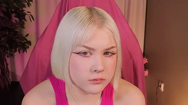 Snapshot of mollieluv chatting on March 28, 9:36 pm mollieluv online show from March 28, 9:36 pm