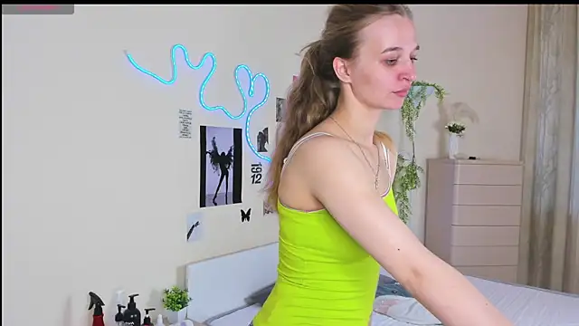 Velour Switch online show from April 4, 5:16 am