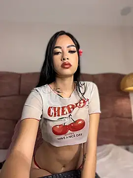 dakotabrowns  online show from April 22, 10:39 am
