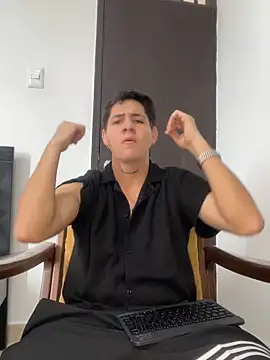 Snapshot of Johannes_mills chatting on April 11, 5:17 pm Johannes mills online show from April 11, 5:17 pm