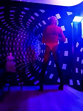 DomMONIKA online show from April 10, 9:30 pm