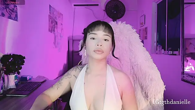 goth Valentinna online show from April 23, 5:41 am