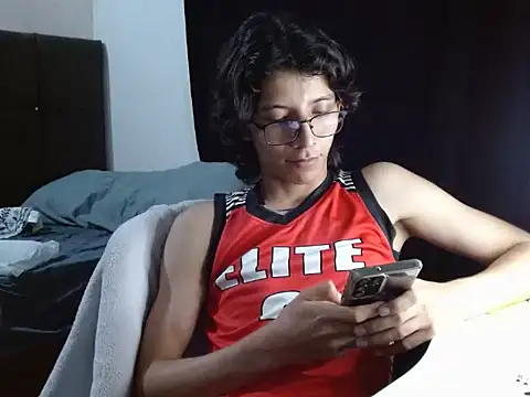 Snapshot of VazacGaming chatting on April 21, 2:56 pm VazacGaming online show from April 21, 2:56 pm