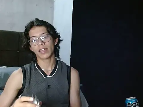 Snapshot of VazacGaming chatting on April 22, 2:58 am VazacGaming online show from April 22, 2:58 am
