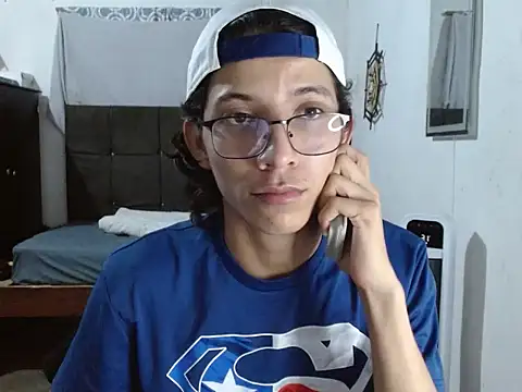 Snapshot of VazacGaming chatting on April 29, 2:59 am VazacGaming online show from April 29, 2:59 am