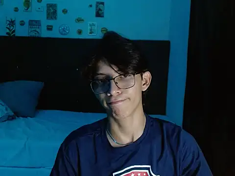 Snapshot of VazacGaming chatting on May 18, 4:07 am VazacGaming online show from May 18, 4:07 am