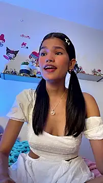 Snapshot of Emycarver09_ chatting on July 5, 11:50 am Emycarver09 online show from July 5, 11:50 am