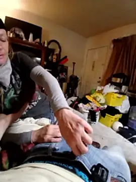 Snapshot of BloStacks1 chatting on March 29, 5:18 am BloStacks1 online show from March 29, 5:18 am