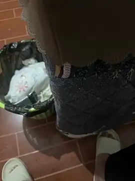 yingzi003 online show from April 2, 2:04 pm