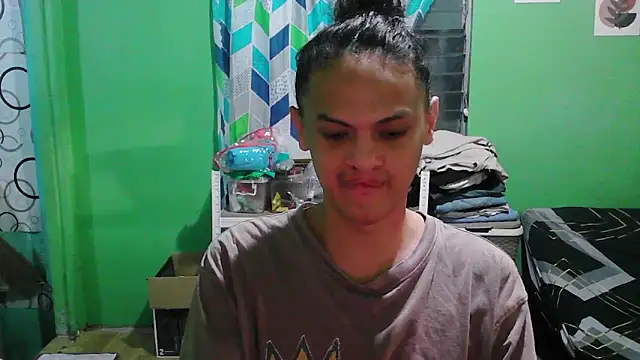 Snapshot of Bella_CiaoX chatting on April 1, 9:21 am Bella CiaoX online show from April 1, 9:21 am