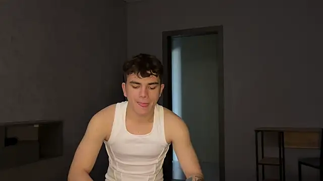 MaxWoolf online show from May 11, 1:39 pm