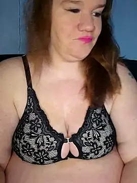 Snapshot of curvystachel42 chatting on May 18, 8:36 pm curvystachel42 online show from May 18, 8:36 pm