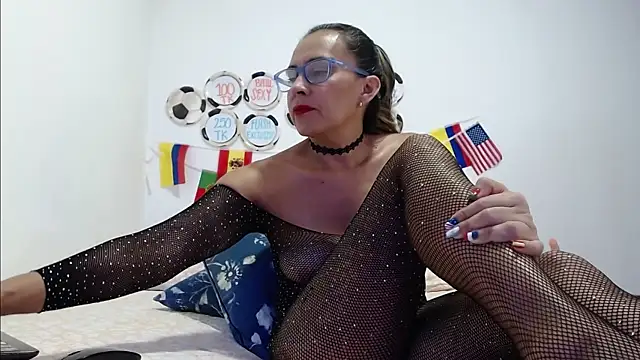 Snapshot of ThaliaGray_ chatting on June 4, 10:10 am ThaliaGray online show from June 4, 10:10 am