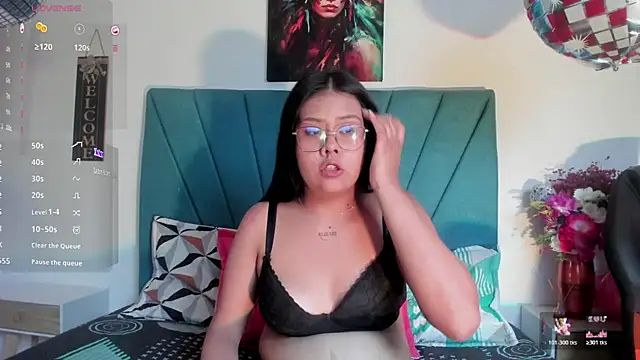 Snapshot of Valeryth_wish chatting on April 8, 8:20 pm Valeryth wish online show from April 8, 8:20 pm