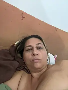 Snapshot of _violeta_99 chatting on May 4, 9:00 pm violeta 99 online show from May 4, 9:00 pm