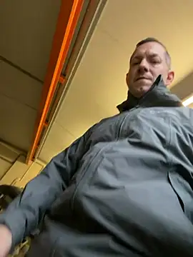 Snapshot of Fazza76 chatting on March 29, 9:53 am Fazza76 online show from March 29, 9:53 am