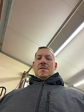 Snapshot of Fazza76 chatting on March 31, 7:36 pm Fazza76 online show from March 31, 7:36 pm