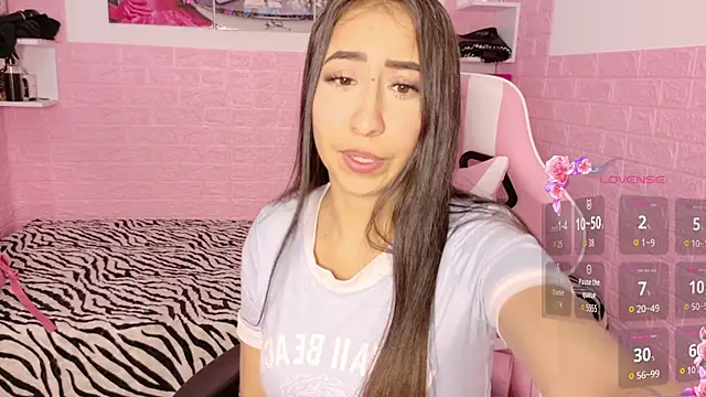 Snapshot of Sophi_Sweet11 chatting on April 11, 1:26 pm Sophi Sweet11 online show from April 11, 1:26 pm