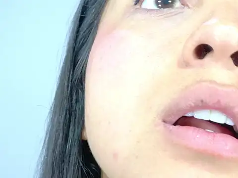 Snapshot of LeticiaVisconti chatting on March 31, 4:51 pm LeticiaVisconti online show from March 31, 4:51 pm