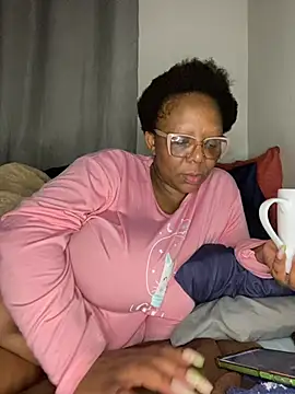 BoobsQueeen online show from July 22, 4:15 am
