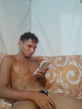 Snapshot of zack_evanz chatting on April 16, 1:17 am zack evanz online show from April 16, 1:17 am