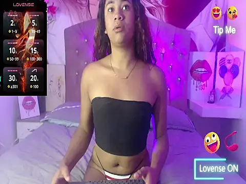 Snapshot of Renata_Valentina chatting on May 2, 11:26 am Renata Valentina online show from May 2, 11:26 am