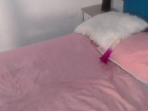 Snapshot of Nathaly_Sam chatting on April 16, 11:33 am Nathaly Sam online show from April 16, 11:33 am