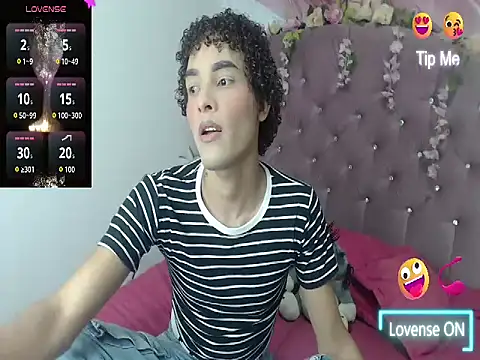 Snapshot of Nathaly_Sam chatting on May 20, 1:34 am Nathaly Sam online show from May 20, 1:34 am