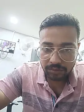 Snapshot of herochoclateboy chatting on May 9, 8:41 am herochoclateboy online show from May 9, 8:41 am