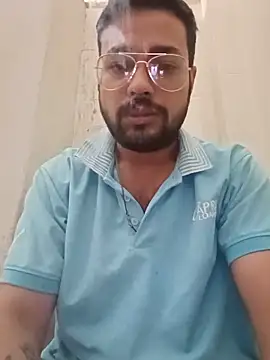 Snapshot of herochoclateboy chatting on May 27, 11:13 pm herochoclateboy online show from May 27, 11:13 pm