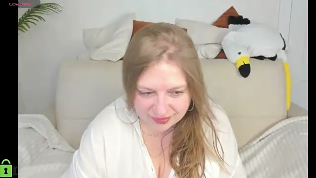 CleoXotie online show from June 15, 1:41 am