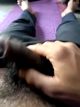 Snapshot of hasmukh_ladka chatting on April 6, 10:38 am hasmukh ladka online show from April 6, 10:38 am