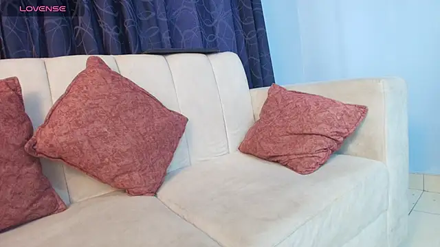 Snapshot of Ebonny_Brownn chatting on April 15, 8:53 pm Ebonny Brownn online show from April 15, 8:53 pm